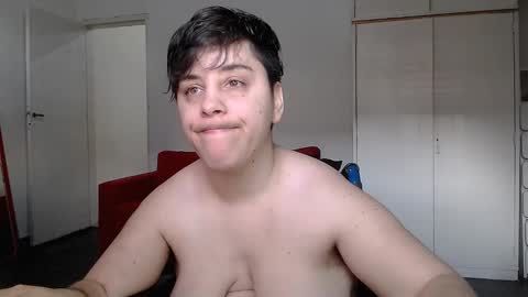 Snapshot of almondonwheels chatting on January 16, 10:02 pm Almond online show from January 16, 10:02 pm