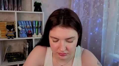 Lina online show from August 4, 7:15 am