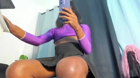 alondra online show from June 8, 1:50 am