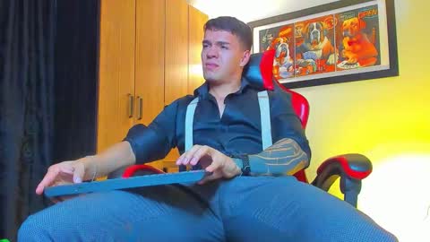 alpha_dominus_ online show from November 17, 4:04 am