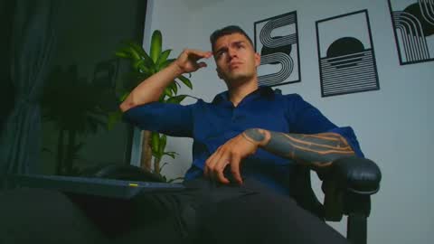 alpha_dominus_ online show from April 13, 4:28 am