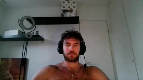 alphah_hunk online show from December 3, 2:40 pm