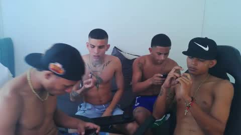 alphas_latins online show from April 22, 9:55 pm