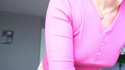 Snapshot of aluntick chatting on September 13, 1:46 pm Amelia NEXT STREAM  online show from September 13, 1:46 pm