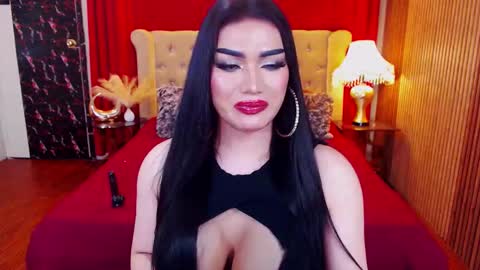 Snapshot of alurajhenson chatting on October 22, 10:44 pm Alura Jhenson online show from October 22, 10:44 pm