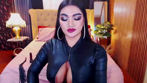 Alura Jhenson online show from April 14, 1:14 pm