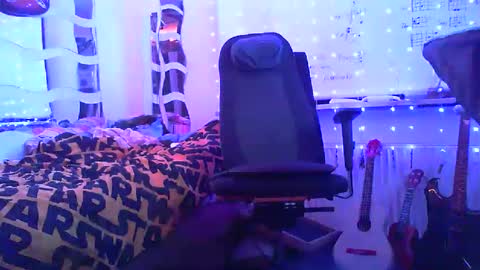 Snapshot of alwaysniceguy2 chatting on December 6, 2:51 am HoneyMelonGuy online show from December 6, 2:51 am