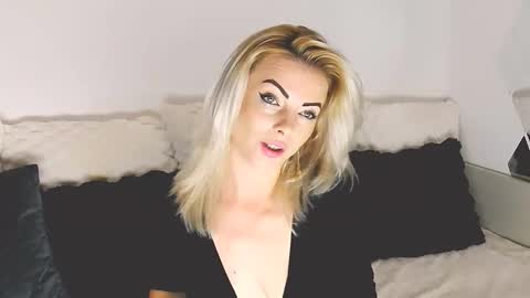 aly online show from November 10, 11:57 am