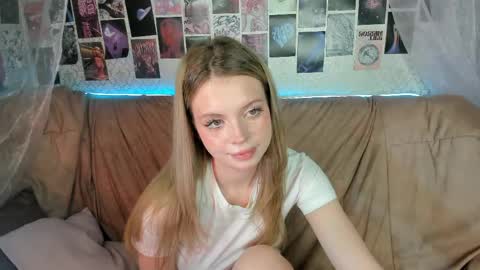 Alysa   7GMT  online show from May 16, 7:34 pm