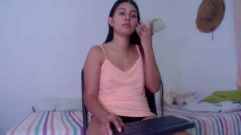 Snapshot of alyson0001 chatting on January 23, 12:25 am allyson online show from January 23, 12:25 am