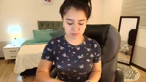 alyssia wolds online show from February 6, 12:26 pm