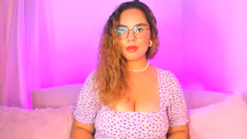 Snapshot of amalia_bennet chatting on March 6, 9:53 pm amalia bennet online show from March 6, 9:53 pm