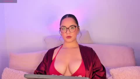 amalia bennet online show from May 14, 4:49 pm
