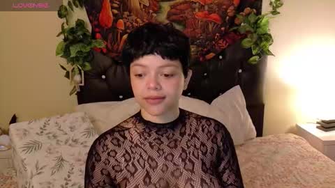 Snapshot of amand1_sweet chatting on September 17, 11:57 am online show from September 17, 11:57 am