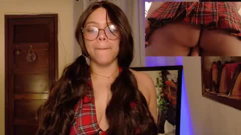 Snapshot of amand1_sweet chatting on October 15, 2:18 pm online show from October 15, 2:18 pm