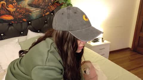 Snapshot of amand1_sweet chatting on October 8, 1:17 pm online show from October 8, 1:17 pm
