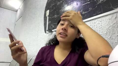 Snapshot of amany_r chatting on March 9, 6:06 am amany_r online show from March 9, 6:06 am