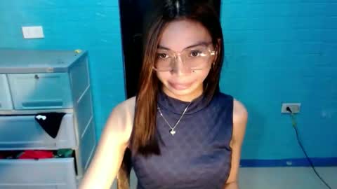 BELLA online show from April 23, 5:47 pm