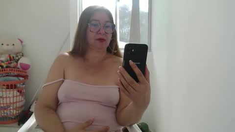 amaris_c online show from March 6, 3:33 pm