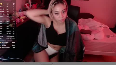 leash online show from January 4, 11:43 am