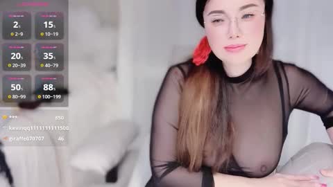 yooo online show from November 16, 2:30 pm