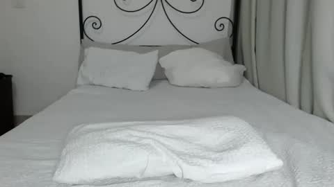 amazingsexygirl online show from March 19, 1:00 am