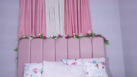 ambar_rousse_ online show from March 6, 3:49 am