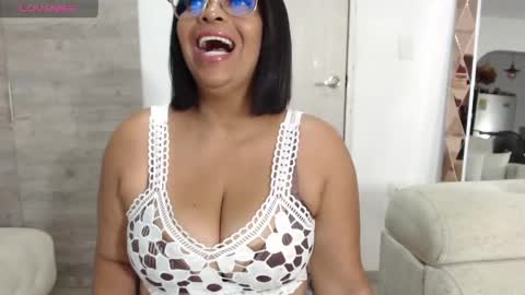  Amber Sofhia  online show from June 5, 9:09 pm