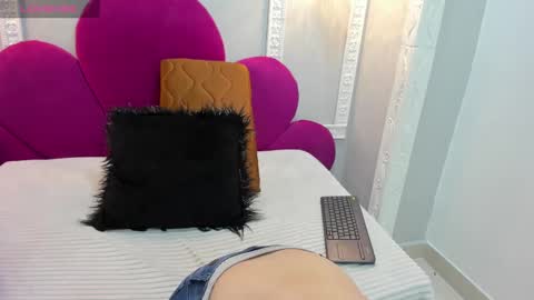   online show from February 25, 3:20 am