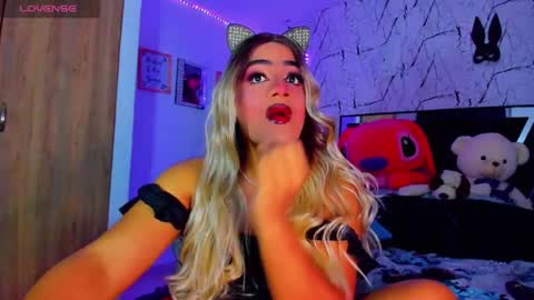 Amber sofia  pitter online show from August 7, 8:45 am