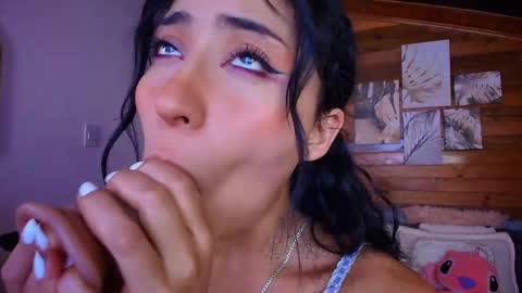 amber_curly online show from May 22, 11:33 pm