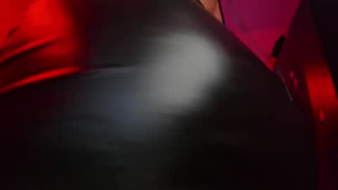 Snapshot of amber_smith20 chatting on February 9, 3:32 am find me here ---    online show from February 9, 3:32 am