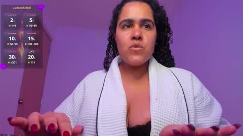 Snapshot of amber_smith20 chatting on September 11, 12:01 am find me here ---    online show from September 11, 12:01 am