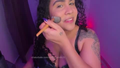 Snapshot of amber_smith20 chatting on October 5, 1:47 am find me here ---    online show from October 5, 1:47 am