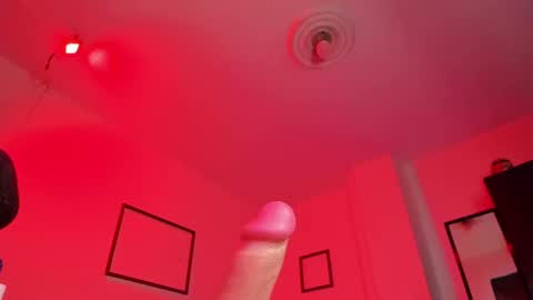 Snapshot of amber_smith20 chatting on March 6, 10:47 pm find me here ---    online show from March 6, 10:47 pm