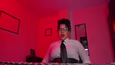 Snapshot of amber_smith20 chatting on January 18, 12:24 am find me here ---    online show from January 18, 12:24 am