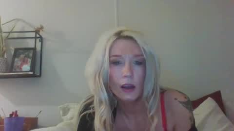 Kaligirll online show from November 23, 9:07 am