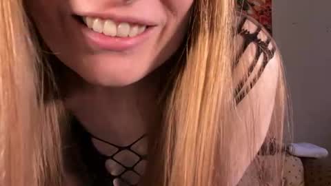 Amberglo Anderson online show from June 16, 2:10 pm