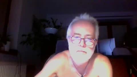 Snapshot of amberr11 chatting on September 28, 10:08 pm Amberr11 online show from September 28, 10:08 pm