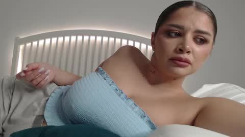 Amberseyes online show from November 11, 4:42 pm