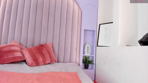 A M B E R  online show from February 11, 2:48 am