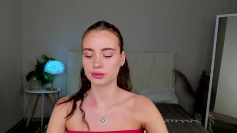 Snapshot of ameli_povilainn chatting on October 24, 10:16 am Ameli online show from October 24, 10:16 am