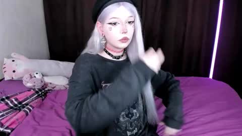 Snapshot of amelia__miller chatting on September 26, 9:50 am Amelia online show from September 26, 9:50 am