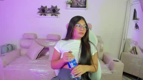 Amelia johnson online show from April 17, 10:01 pm