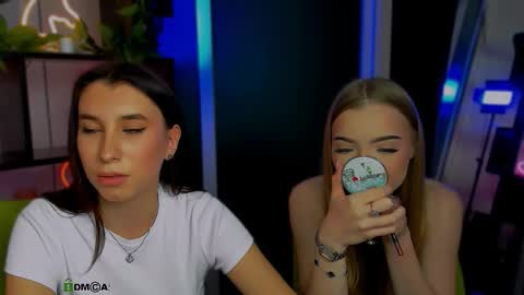 ameliaa_sweet online show from March 25, 12:23 pm