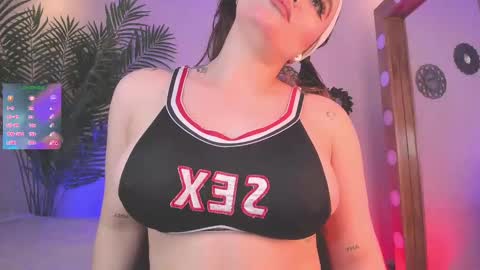 Amelie online show from October 1, 1:21 pm