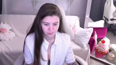 amellymillyy online show from October 6, 12:45 pm