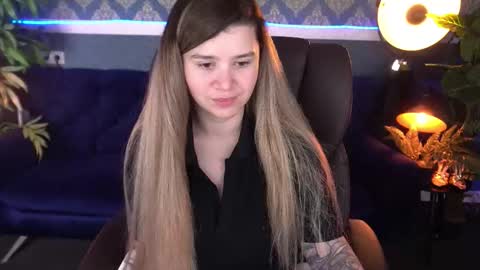 amellymillyy online show from November 19, 8:18 pm