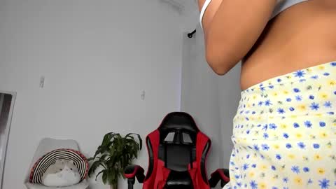 Amely  online show from March 26, 4:23 pm