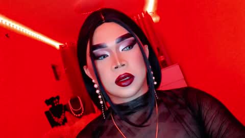 Queen Mireska online show from March 8, 1:14 pm